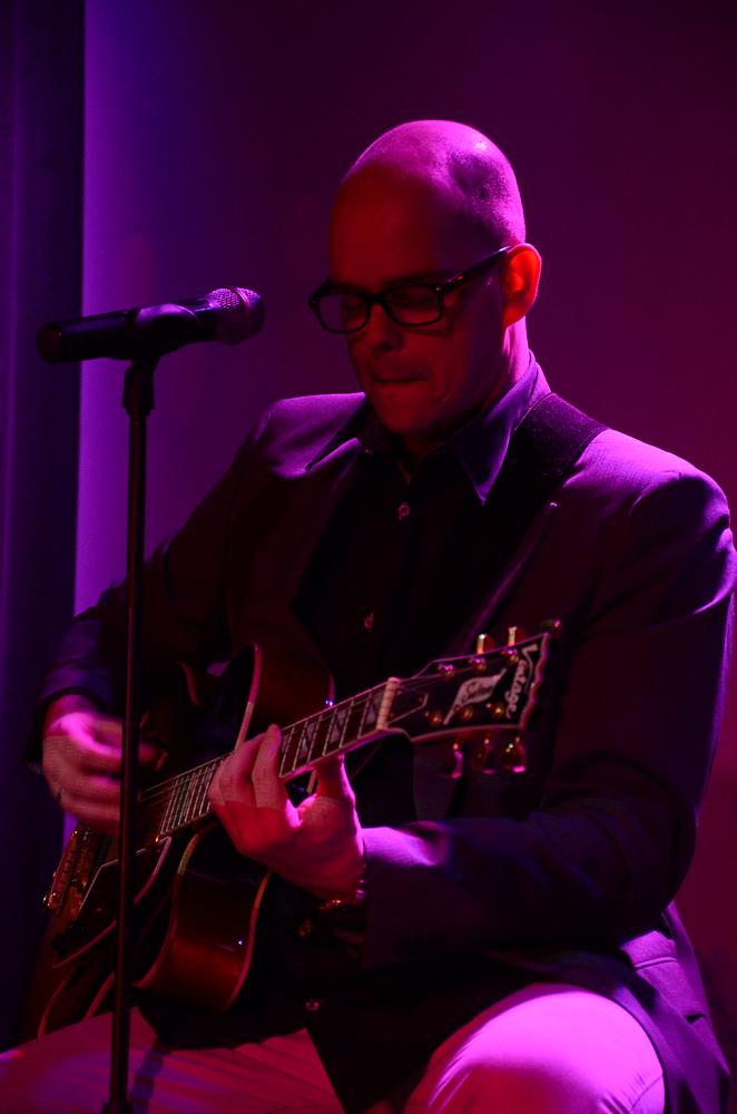 Zanger gitarist huren voor bruiloft - Roel Thomas live