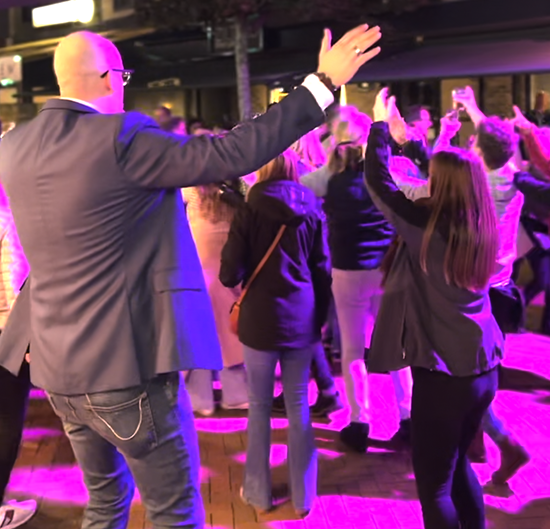 Allround entertainer voor privéfeest - Roel Thomas live